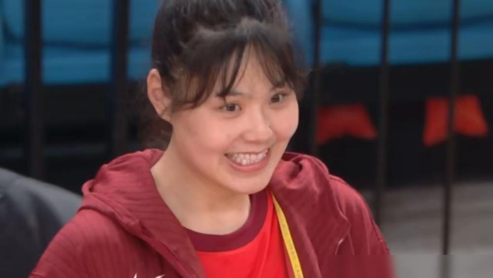 放着国内400万年薪不拿，非跑去土耳其领几万美金的死工资，李月汝是不是傻？
 