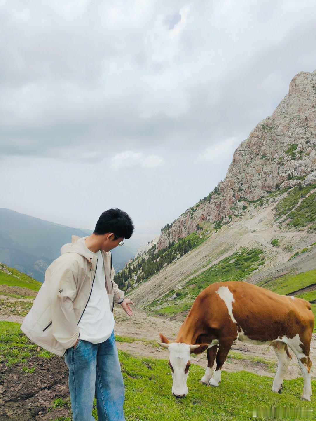 发几张工作花絮，新疆旅拍工作结束！回杭[飞机]#新疆旅行#  ​​​