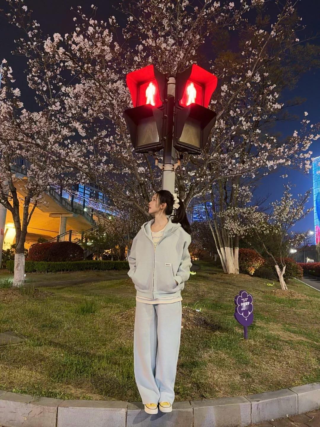 陈都灵 这个嘟嘟适可萌止吧！₊ ⊹❀ 