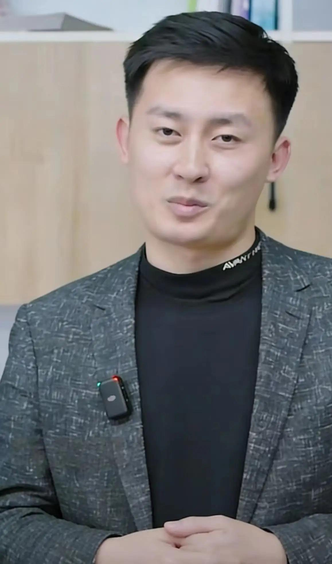武亮谈张雪峰老师曾经要开了武亮，这是真的吗？

武亮刚加入峰学蔚来早期，一腔热血
