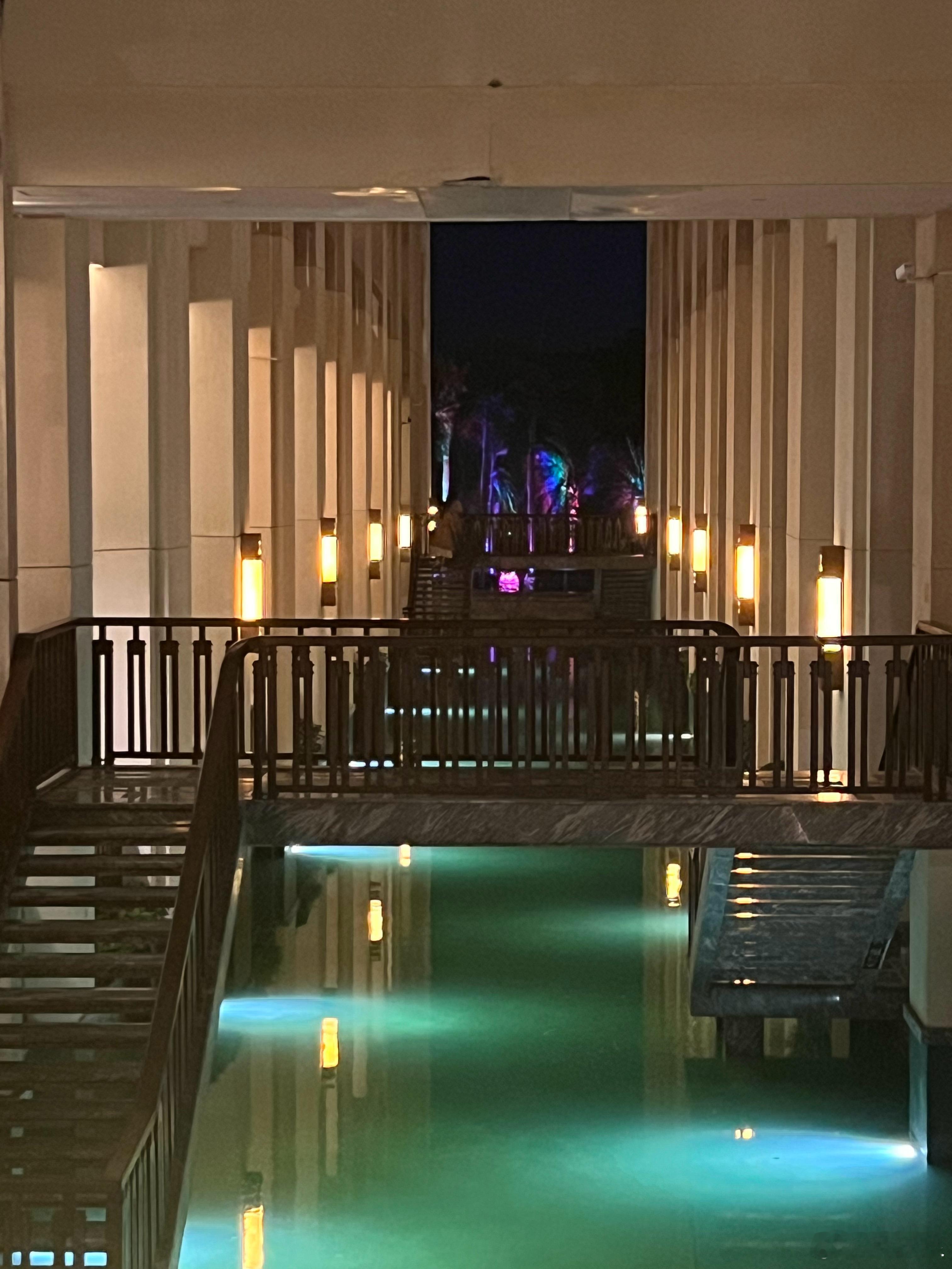 有段时间没有来三亚了23年我蹭自驾环岛海南至今已经三年有余喜欢冲浪的朋友可以来万