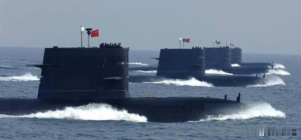 震撼！中国潜艇集群霸气亮相，外媒直呼"不可思议"！ 


近日，中国海军发布《箭