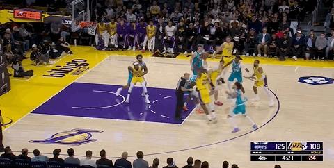 黄蜂暂停 湖人落后16分最后4分17秒，很难！黄蜂vs湖人