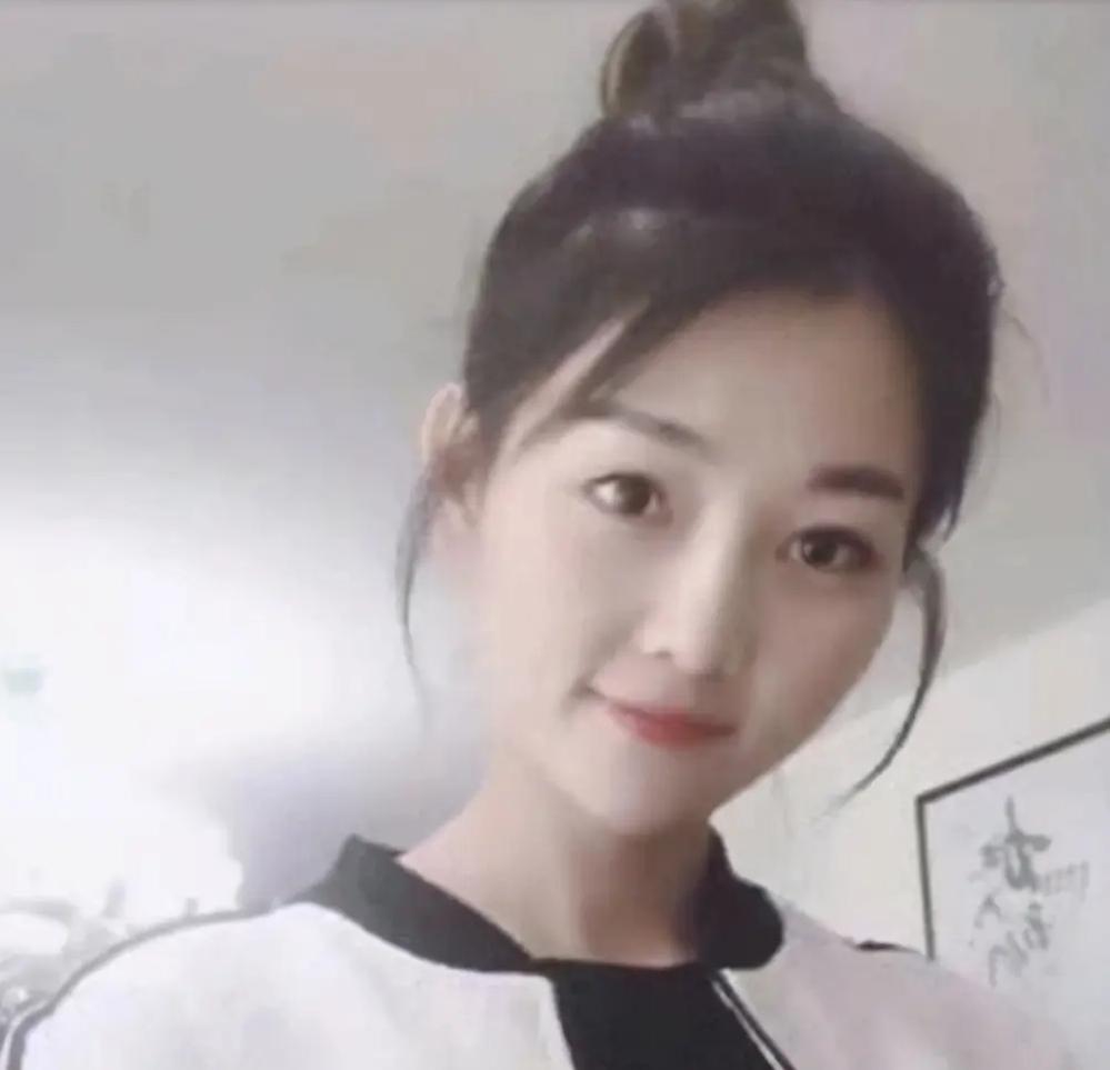 那个曾想“卖掉自己”救父亲的女孩，后来怎么样了？
“现在还相信爱情吗？”记者问冯