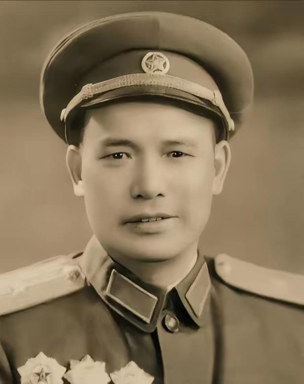 1946年，深冬时节，在东北某地，解放军为投诚的2000土匪设宴接风。席间，匪首