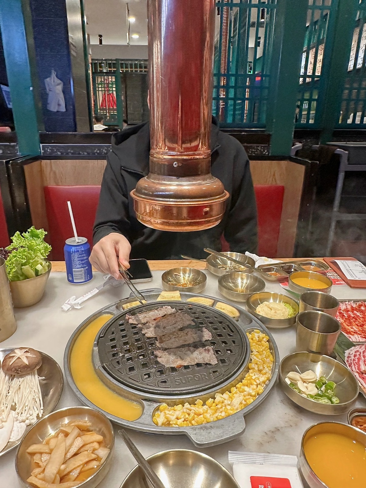 第一次相亲适合吃烤肉真不理解第一次相亲选烤肉的！全程油烟缭绕，连对方脸都看不清楚