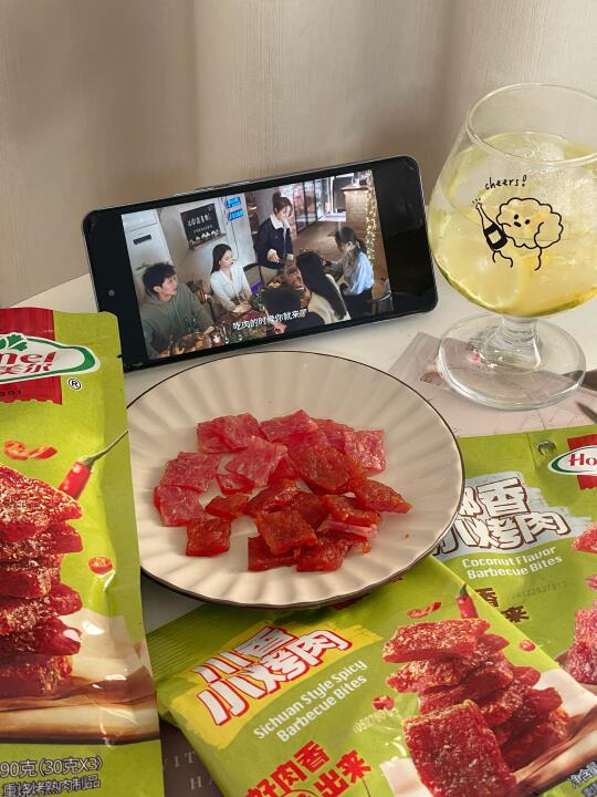大半夜二刷《滤镜》，越看越饿了