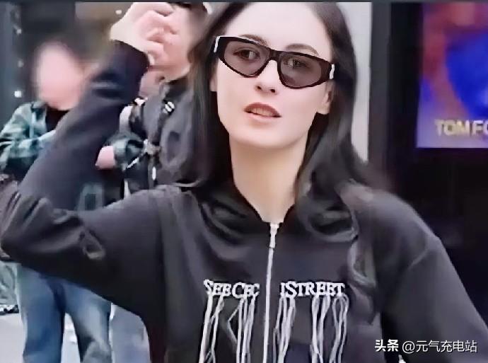 张柏芝三胎的话题，隔一段时间就会冒出新传闻，各种猜测从未停下。

网上层出不穷的