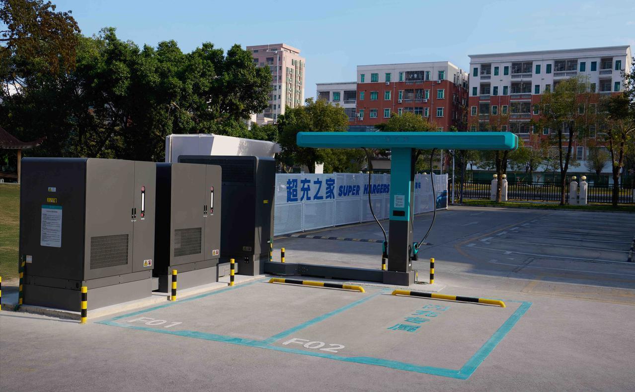 闪充时代来临：比亚迪硬核技术树立全球动力电池新标杆

比亚迪正式发布第二代刀片电