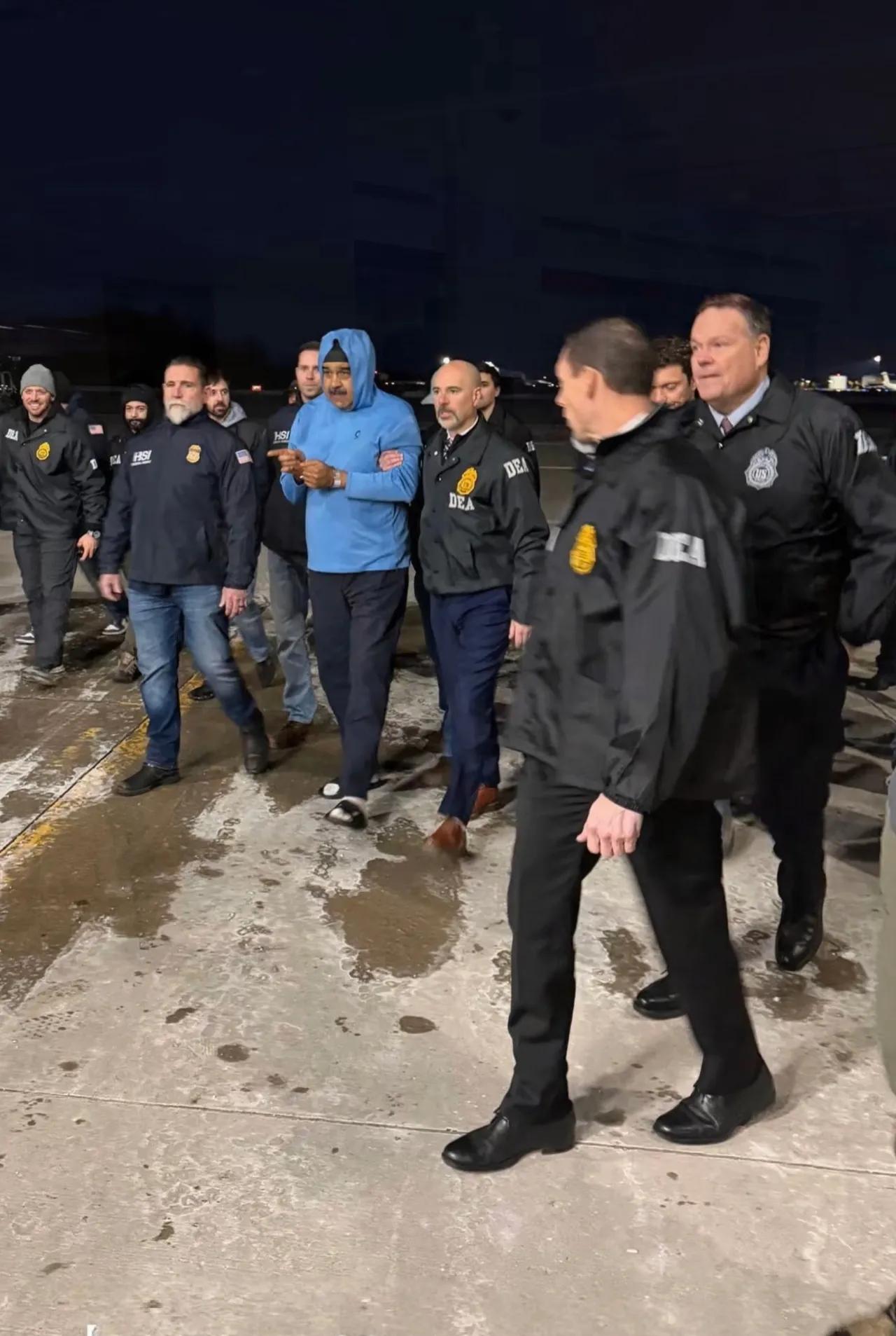 美国对委内瑞拉动手，
对中国有什么实际影响？
第一，委内瑞拉是我国重要石油伙伴，