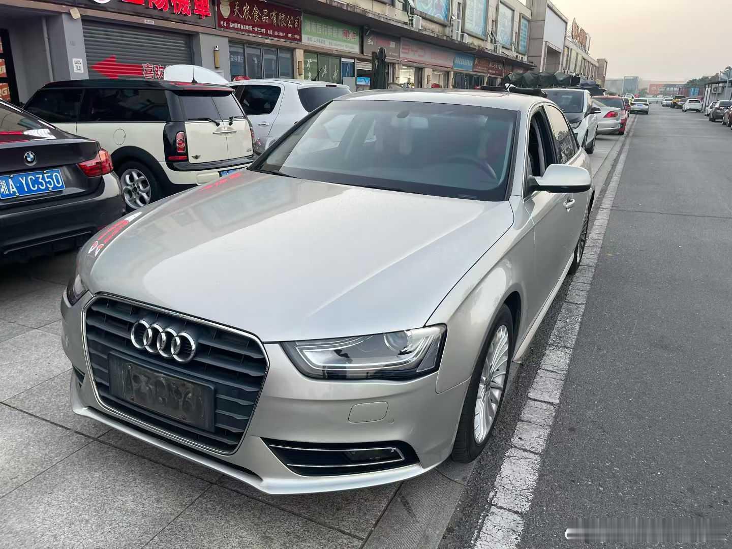 拿下 2015年奥迪A4L 一手车 实表6万多公里 单换一个大灯 价格便宜 56