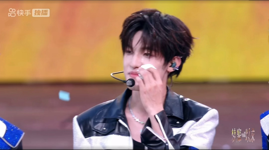 亮晶晶....女神我帮你擦擦呀🥺🥺 