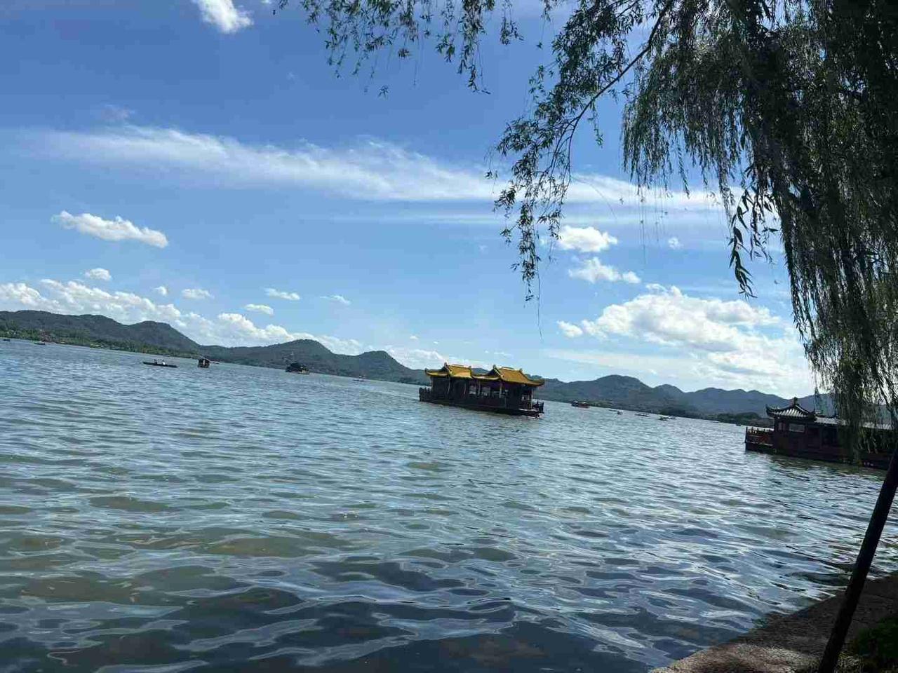 我的今日状态：😁轻松愉快
我这里的天气：☀️晴天