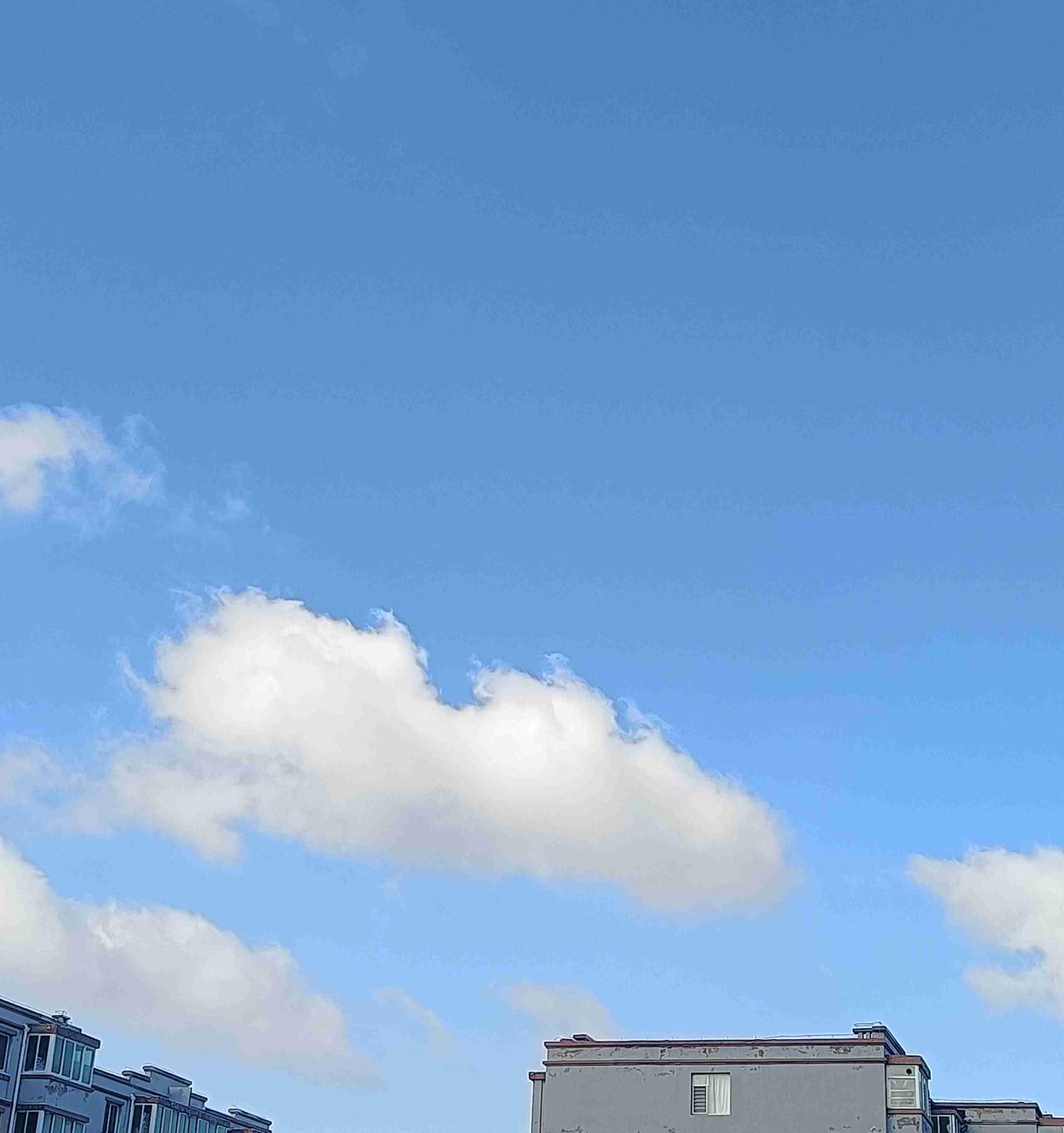 今天是4月10日，星期五，今天可真是太暖和了，气温比昨天一下升高了9度，也就是说