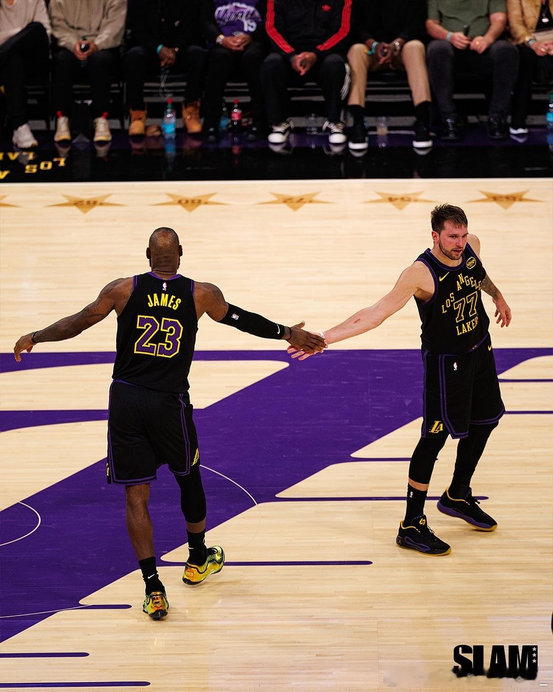 Dan woike：詹姆斯在赛季首秀中表现出色，完美融入球队，一位消息人士告诉我