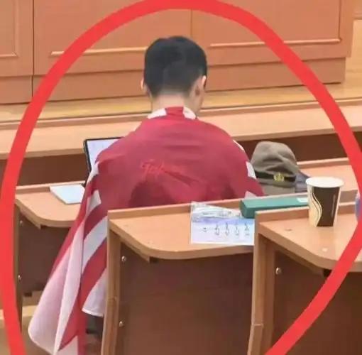 到底什么样的家庭，能培养出陈宇昕这样“精日”的人？查完他的底细，让人觉得荒谬又愤