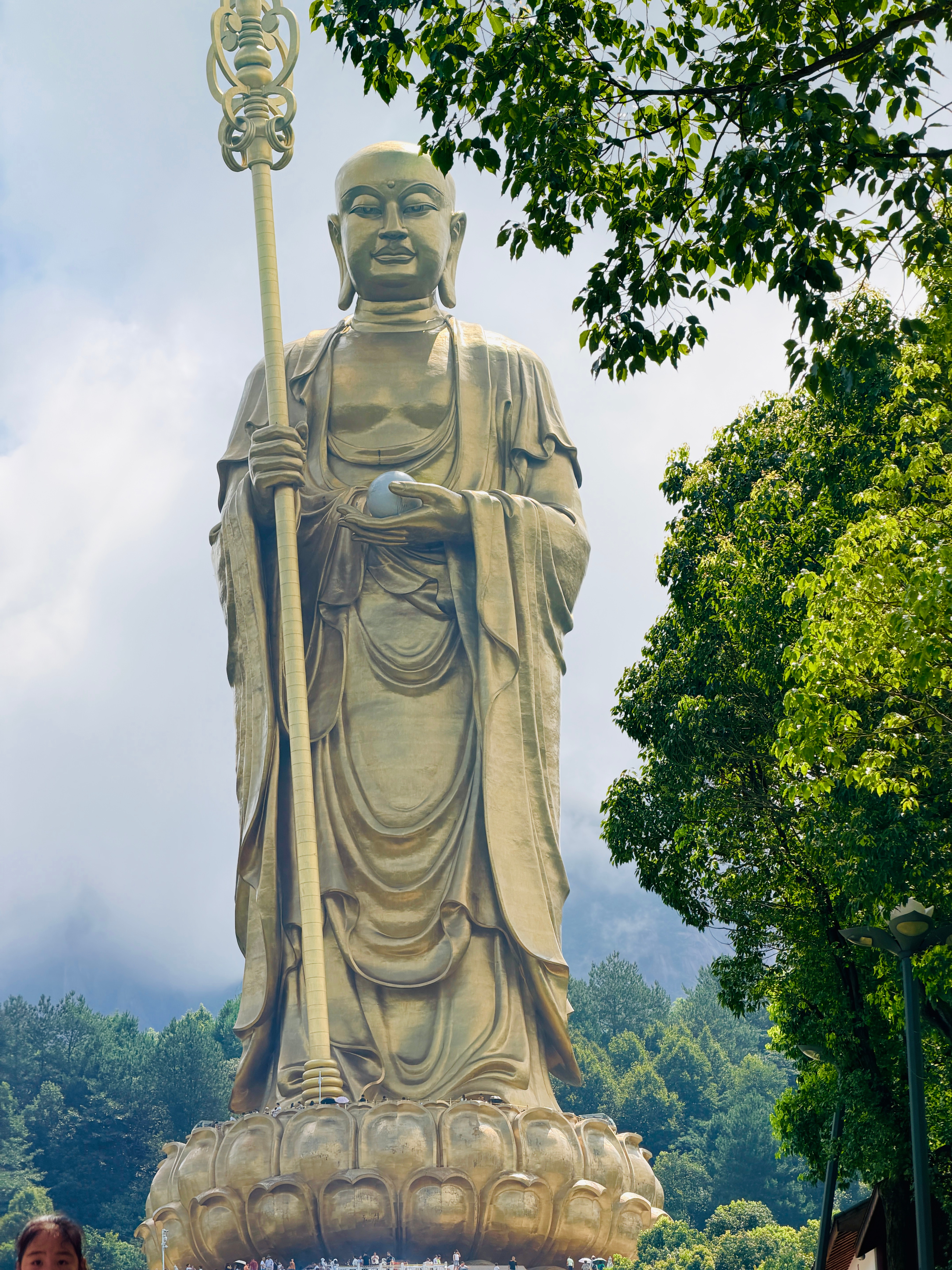 每次来九华山看到地藏圣像 内心会立刻平静下来这里的场域 好喜欢~ 池州·九华山