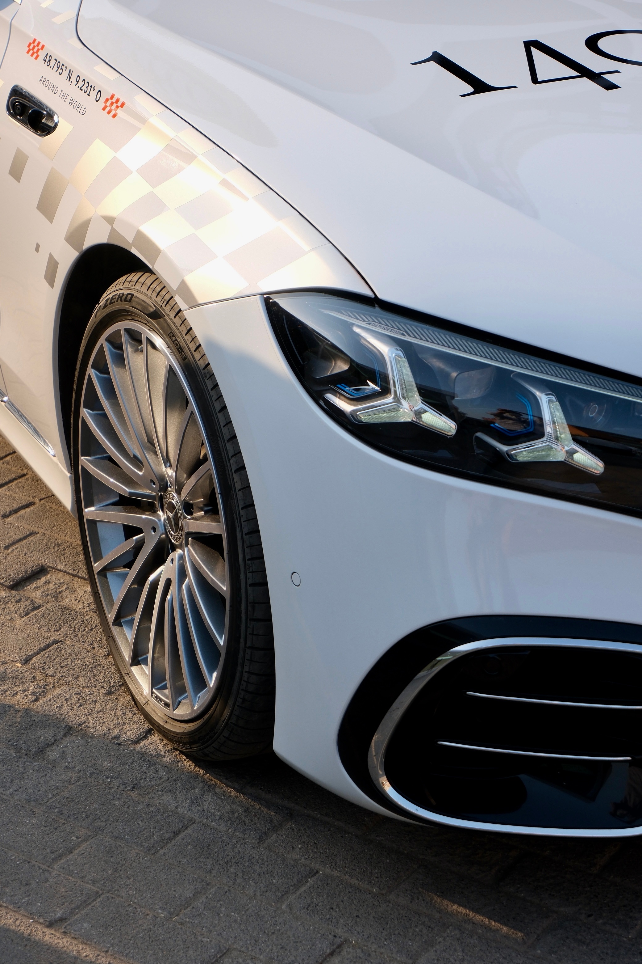 开了两万公里从欧洲到北京参加奔驰的活动，有大奔相伴这一璐应该是轻松自在的。奔驰1