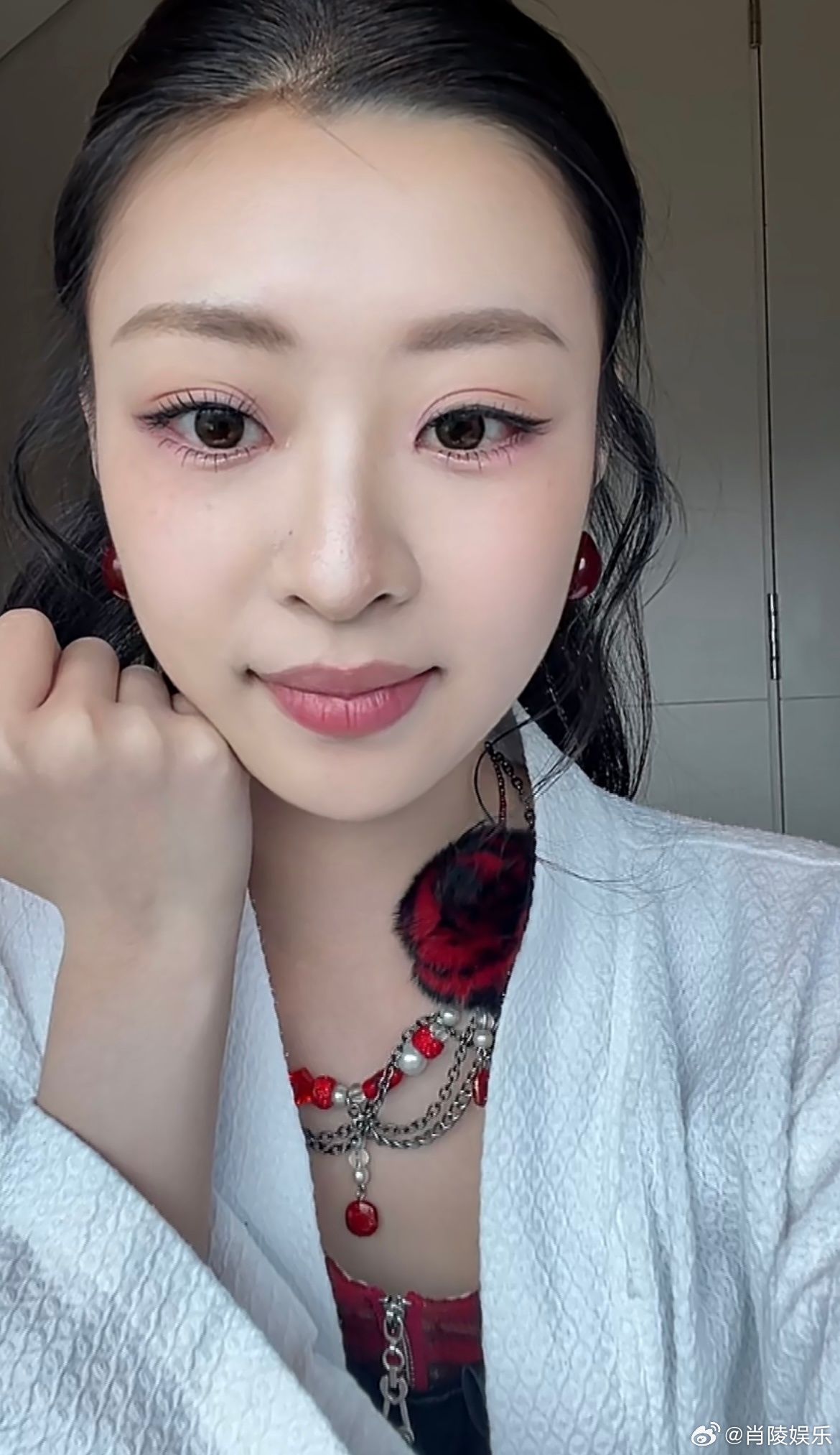 王承渲终于回来了微博文化交流之夜王承渲亮相红毯重回大众视线，想起节目里的遗憾与后