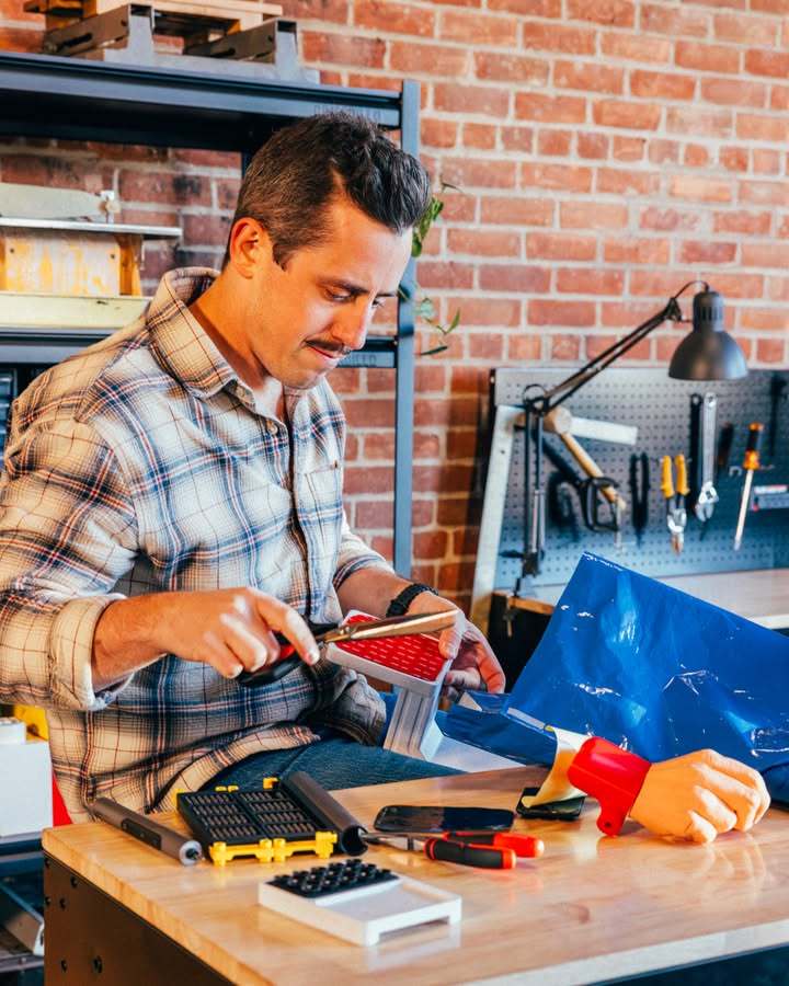 这哥们行啊，完美解决了手摇玻璃改电动，这个真想要