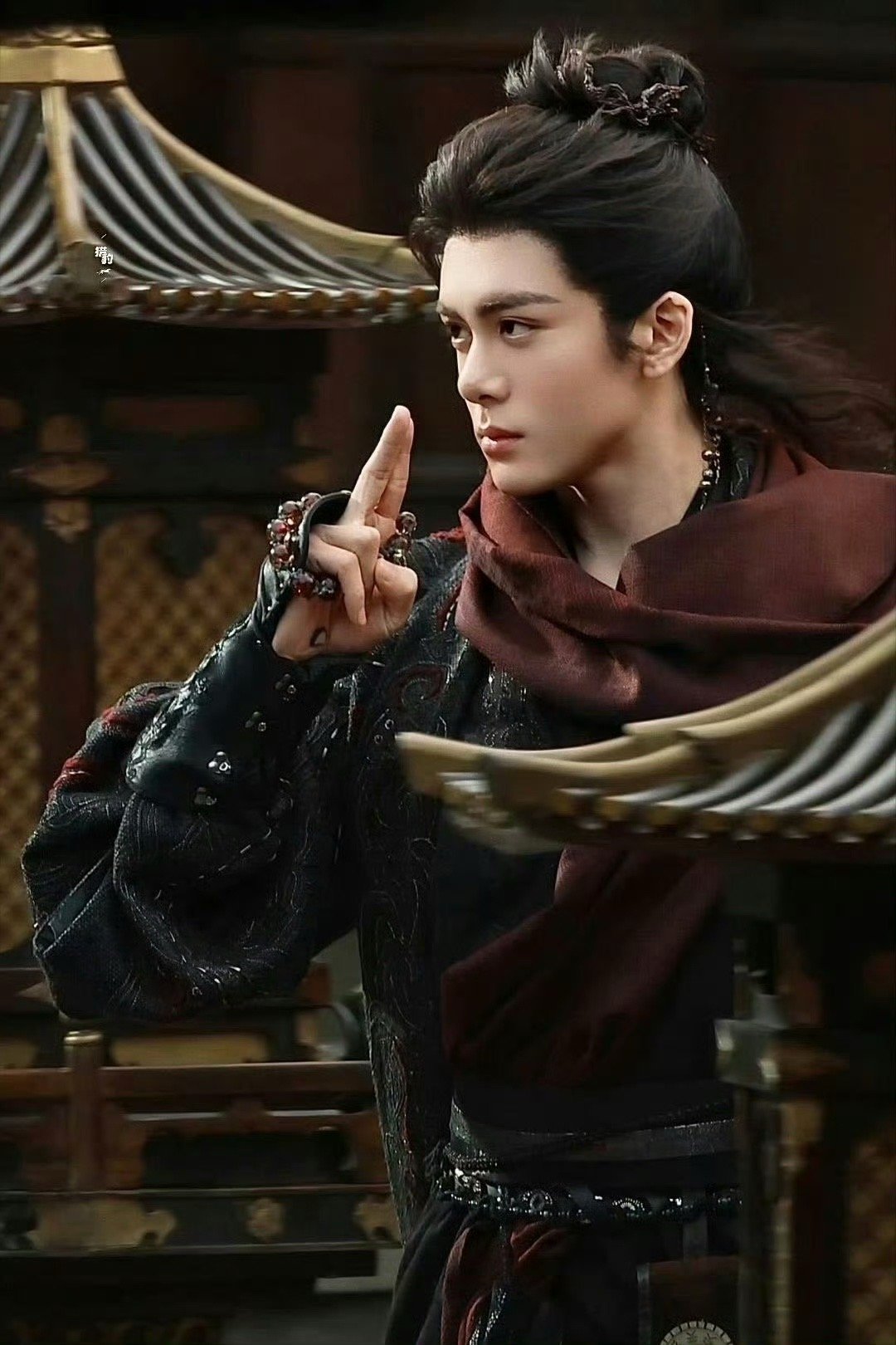 曾舜晞今年一天班都没落下这个曾舜晞真的是妥妥的劳模来着吧！今年一天班都没有落下啊