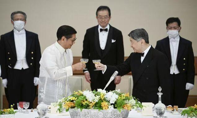 🇯🇵🇵🇭
日本天皇设宴款待菲律宾总统访日代表团

🌍当地时间5月27日