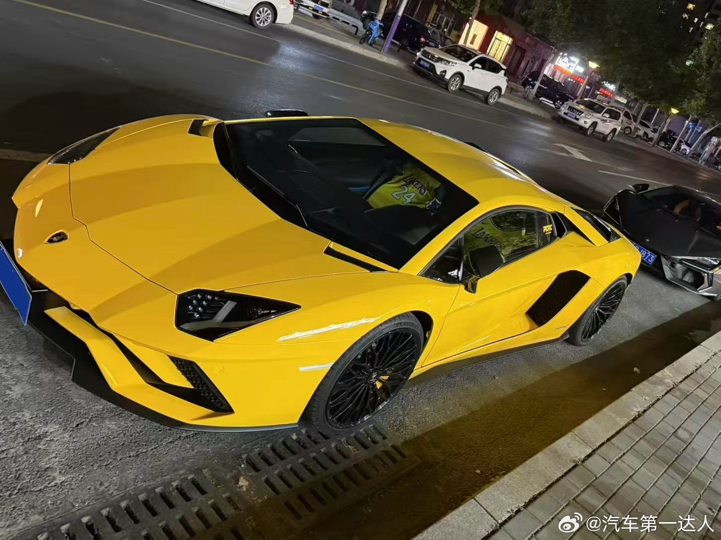 人生没有白走的路，每一步都算数。就像这台19年上牌的兰博基尼LP740s，950