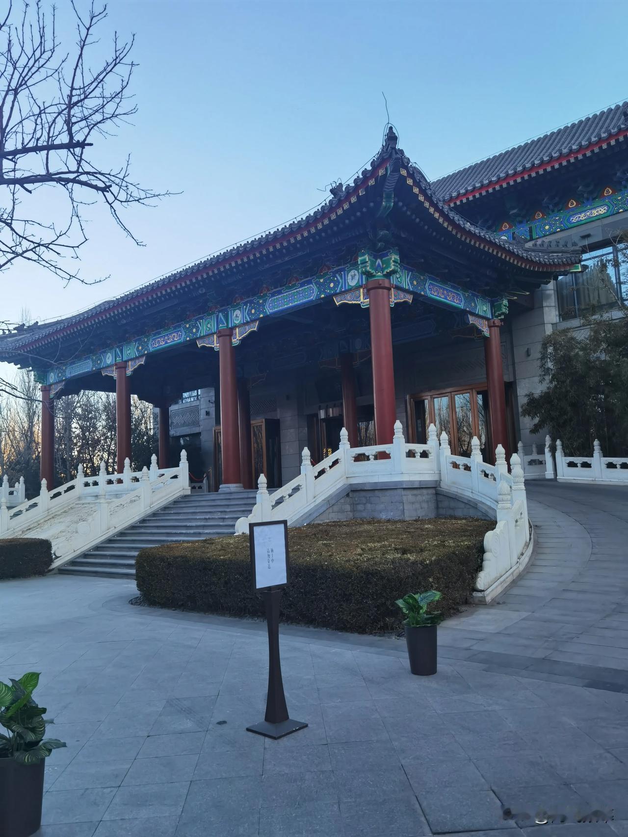打卡马斯克同款工作餐，缦合北京华府会。
今天打卡了一家“北京十大会所”缦合北京的