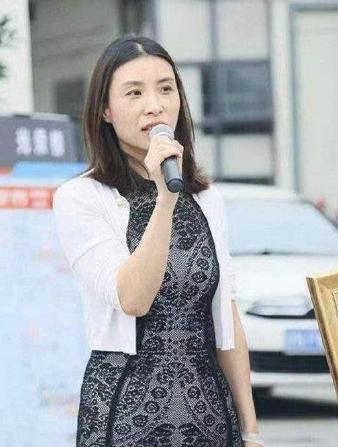 1998年底，申通快递创始人聂腾飞出车祸死亡，几年后，妻子却嫁给了聂腾飞的司机，