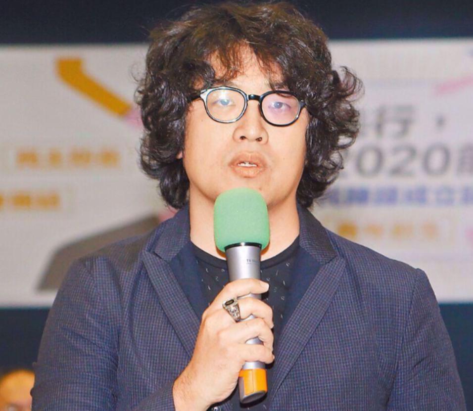 外媒11月9日援引中国大陆官媒发文称，可对沈伯洋进行全球抓捕。对此沈伯洋非常嚣张