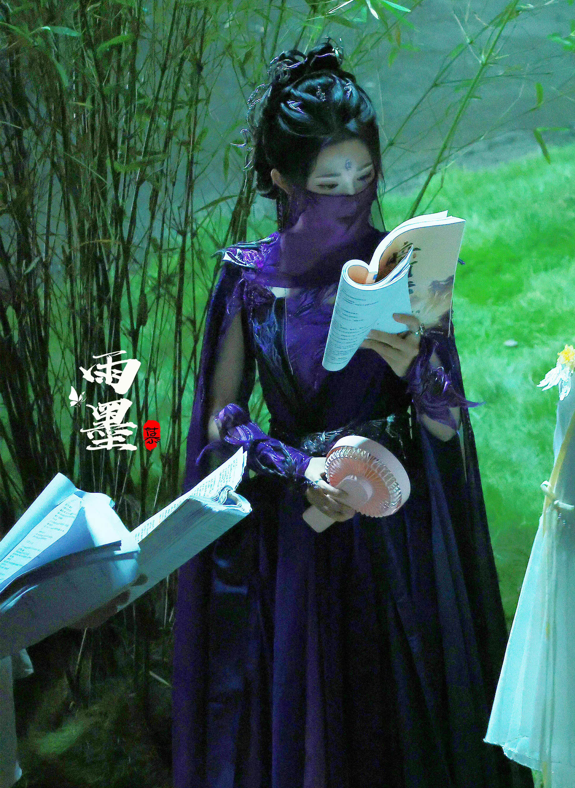 彭小苒&《暗河传》慕雨墨路透，这几张好漂亮有点像游戏里的人 ​​​