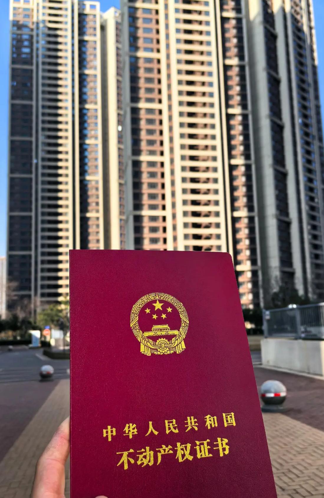 2000块房租嫌贵，8000块房贷却愿意背30年！
上个月跟房东谈续租，2000