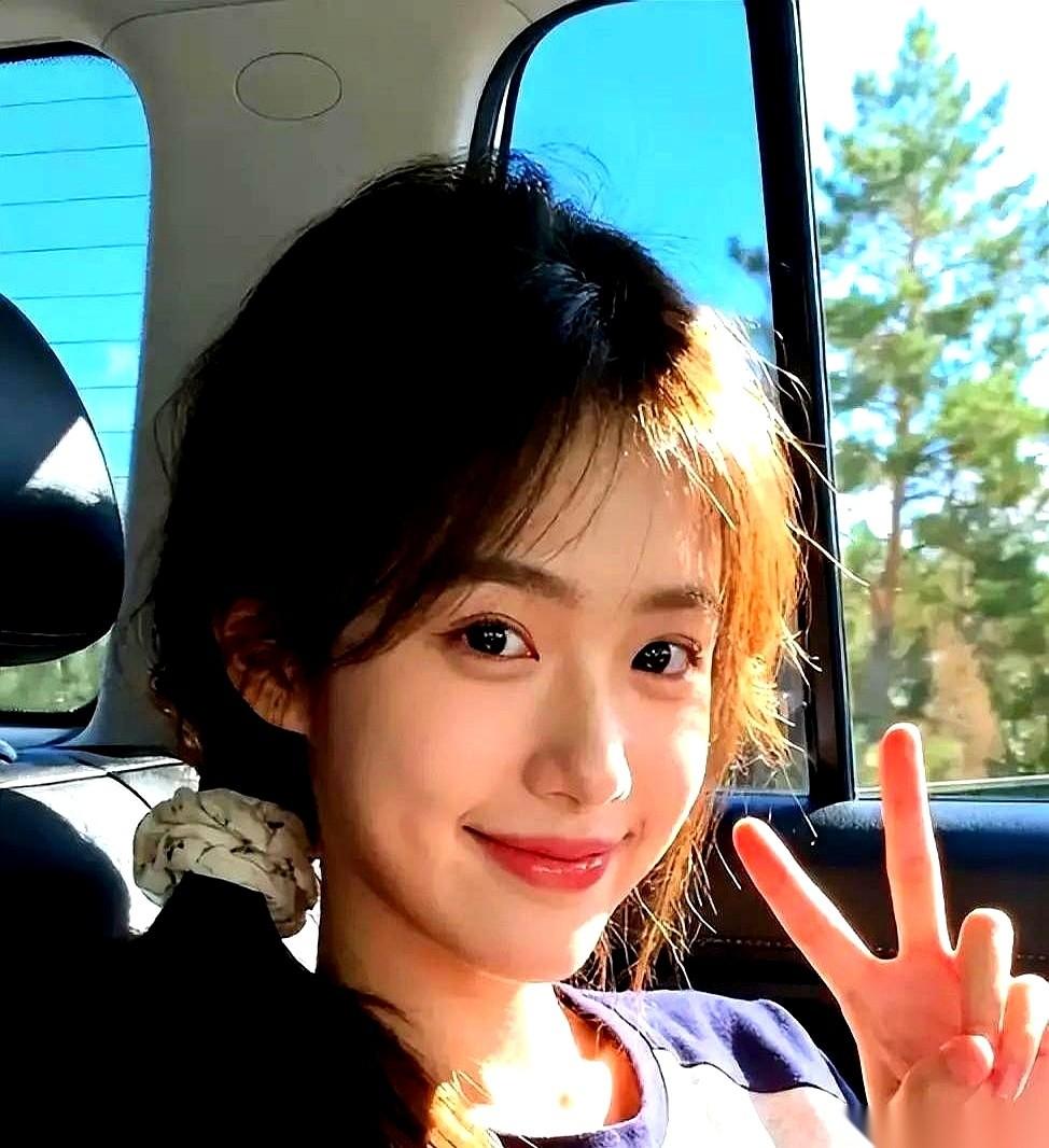 听人讲了个事，我一宿都没睡好。
一个男人，给他老婆按了十八年脚，把自己从一个精神