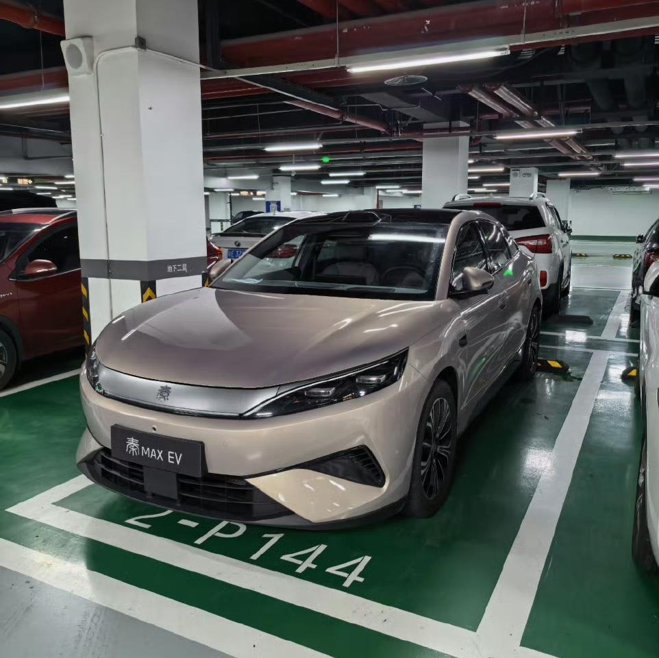 满大街的比亚迪秦、宋、元，它们卖的好，不是因为车主喜欢比亚迪，是因为他们只买得起