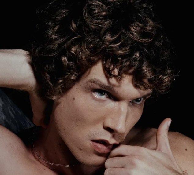 Connor Storrie（康纳·斯托里）将他在 Instagram 上的“关