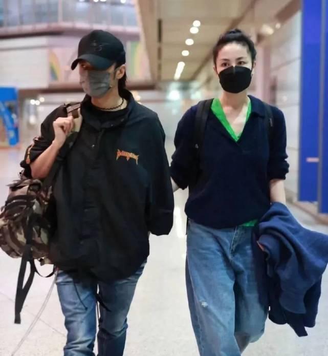 谢霆锋：“处吗？”
 王菲“处。”
谢霆锋“我爸走了，你去吗”
王菲：“不去”
