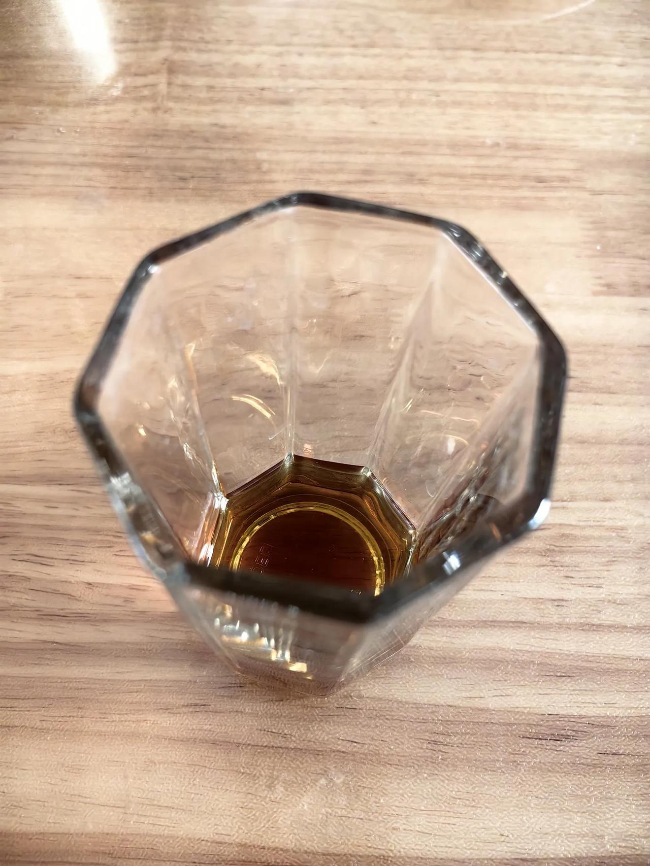 算算我自己2024年花到自己身上的钱！
1.护肤品一瓶百雀羚358，一瓶素颜霜4
