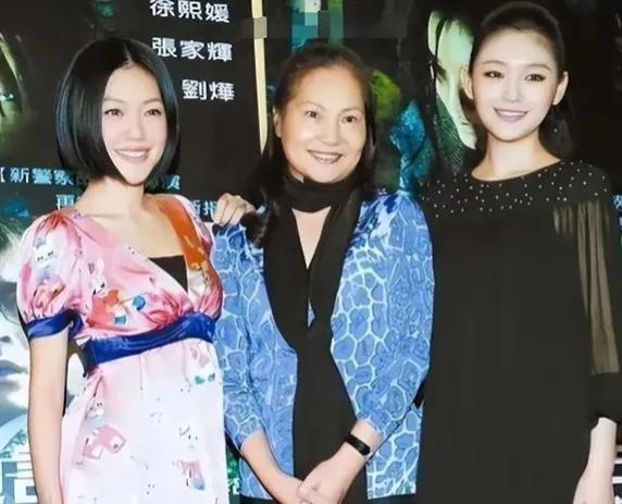 在那悠长岁月的小径上，