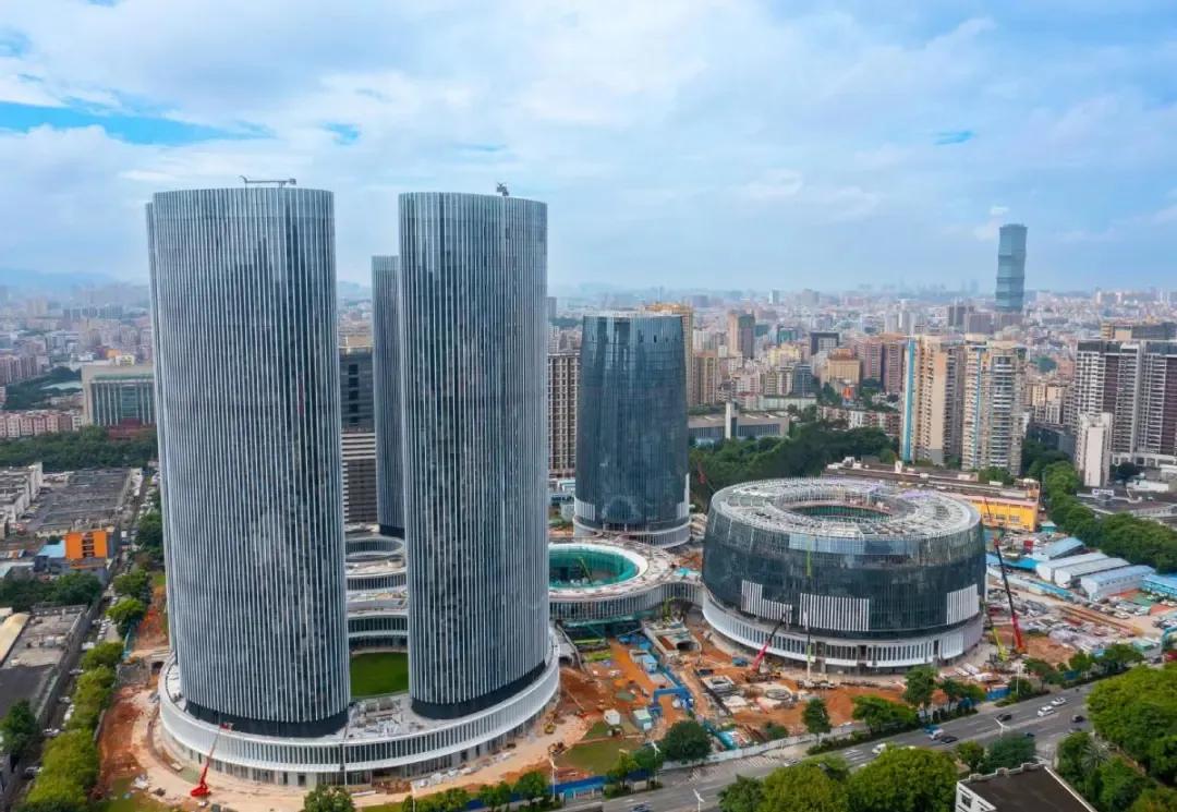 2024年东莞有两个区域突破千亿，一是长安，二是松山湖。