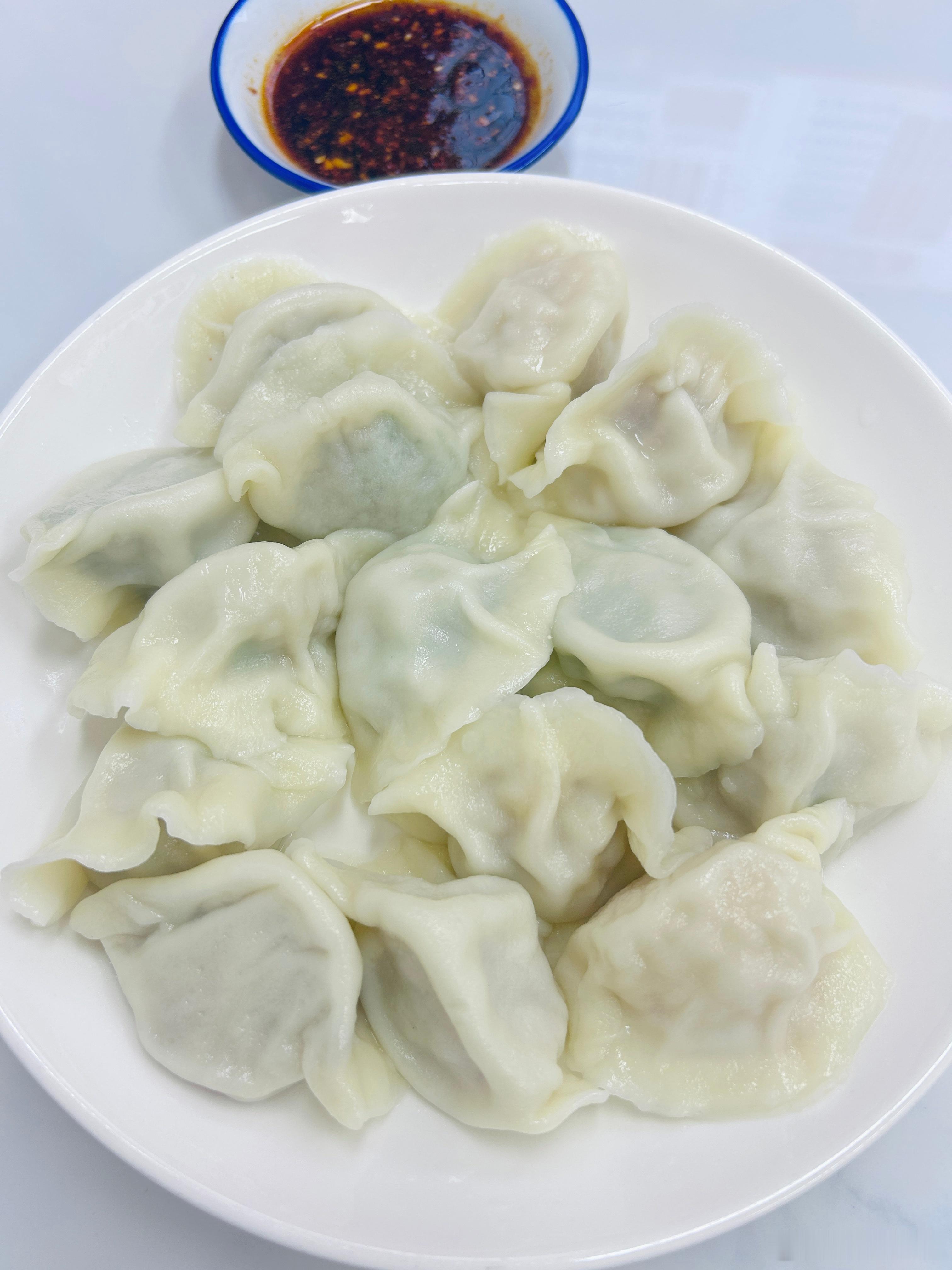 最喜欢的东北水饺，蘸着辣椒油一口一个，搭配一杯冰青提果茶，太惬意了…一袋糯米 全