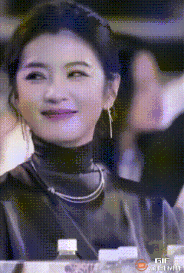 吐信子的女人，背后隐藏着怎样的心理暗示？