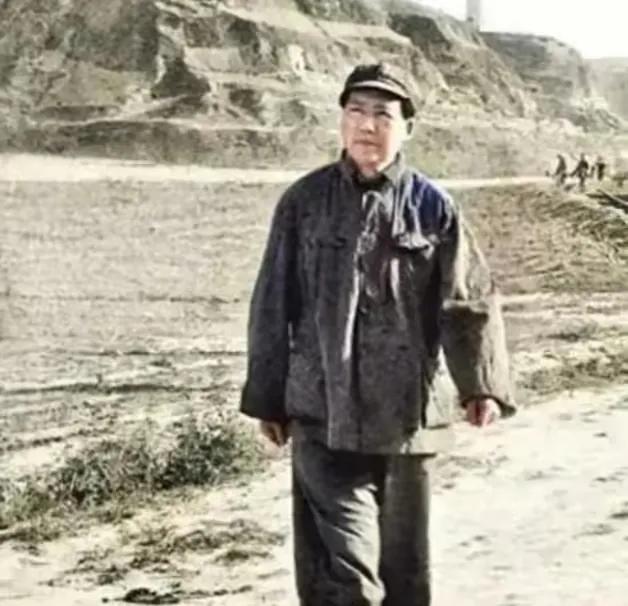 不要再说自己难了，谁能有毛主席难？
​​你觉得自己难？难到什么程度？连裤子都穿不