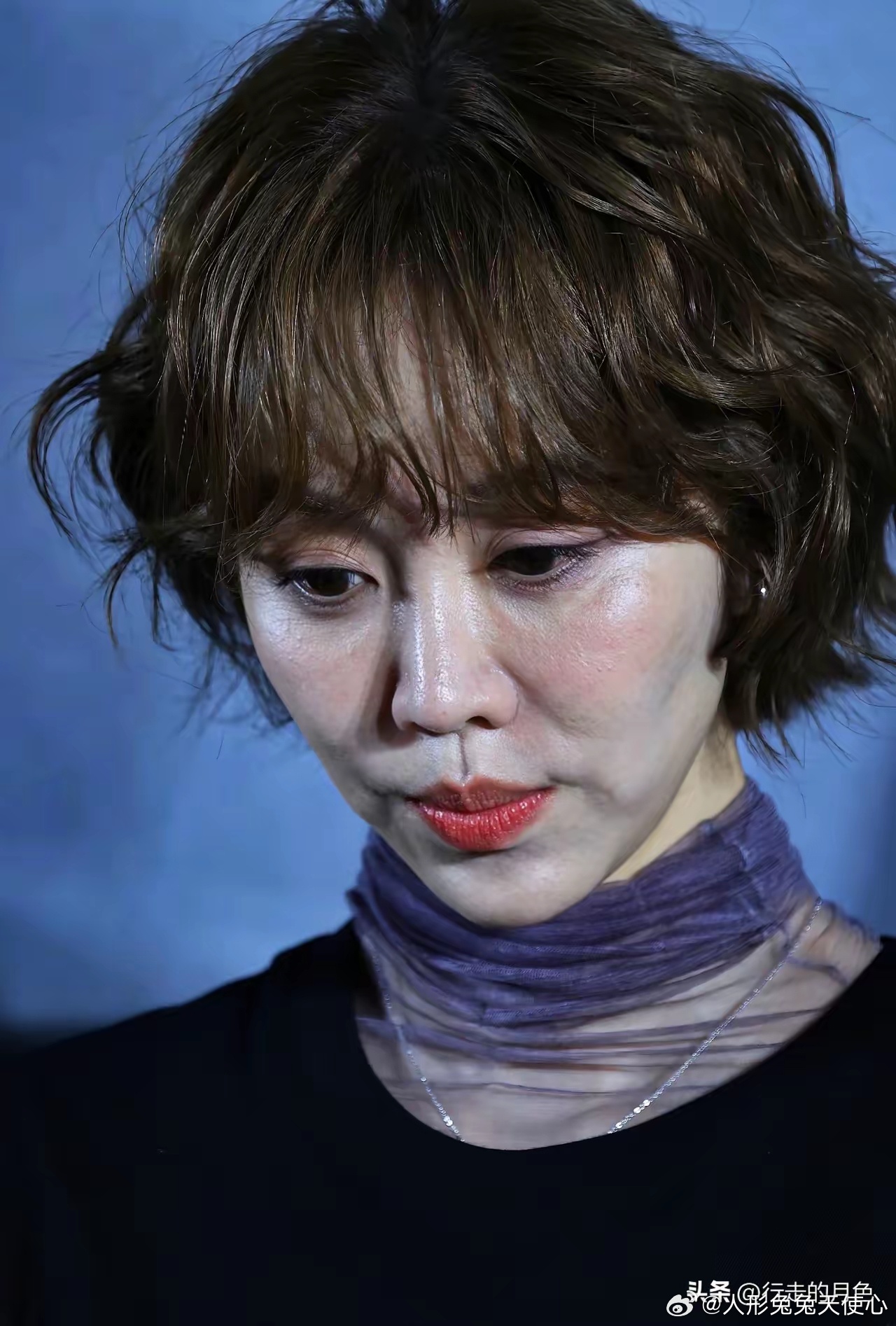 关掉美颜滤镜，传说的明星也变成了普通人。 ​​​