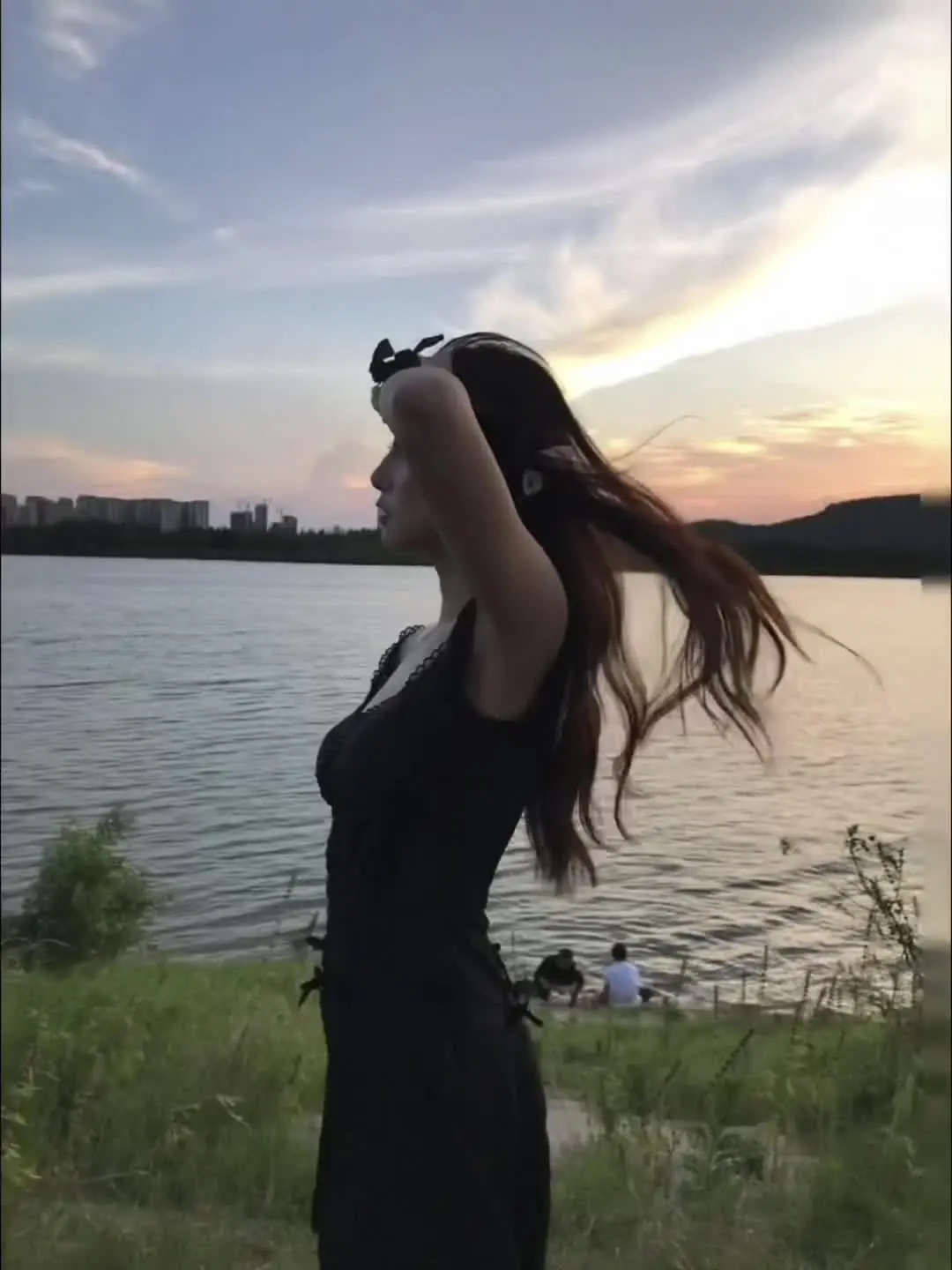 我无名分 我不多嗔 我与你难生恨.