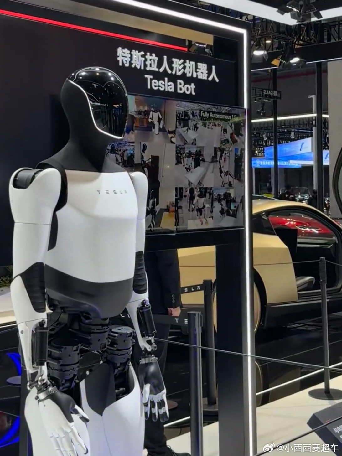 机器人 性别今天在进博会上，看到了特斯拉的机器人🤖长这样你们觉得机器人🤖需要
