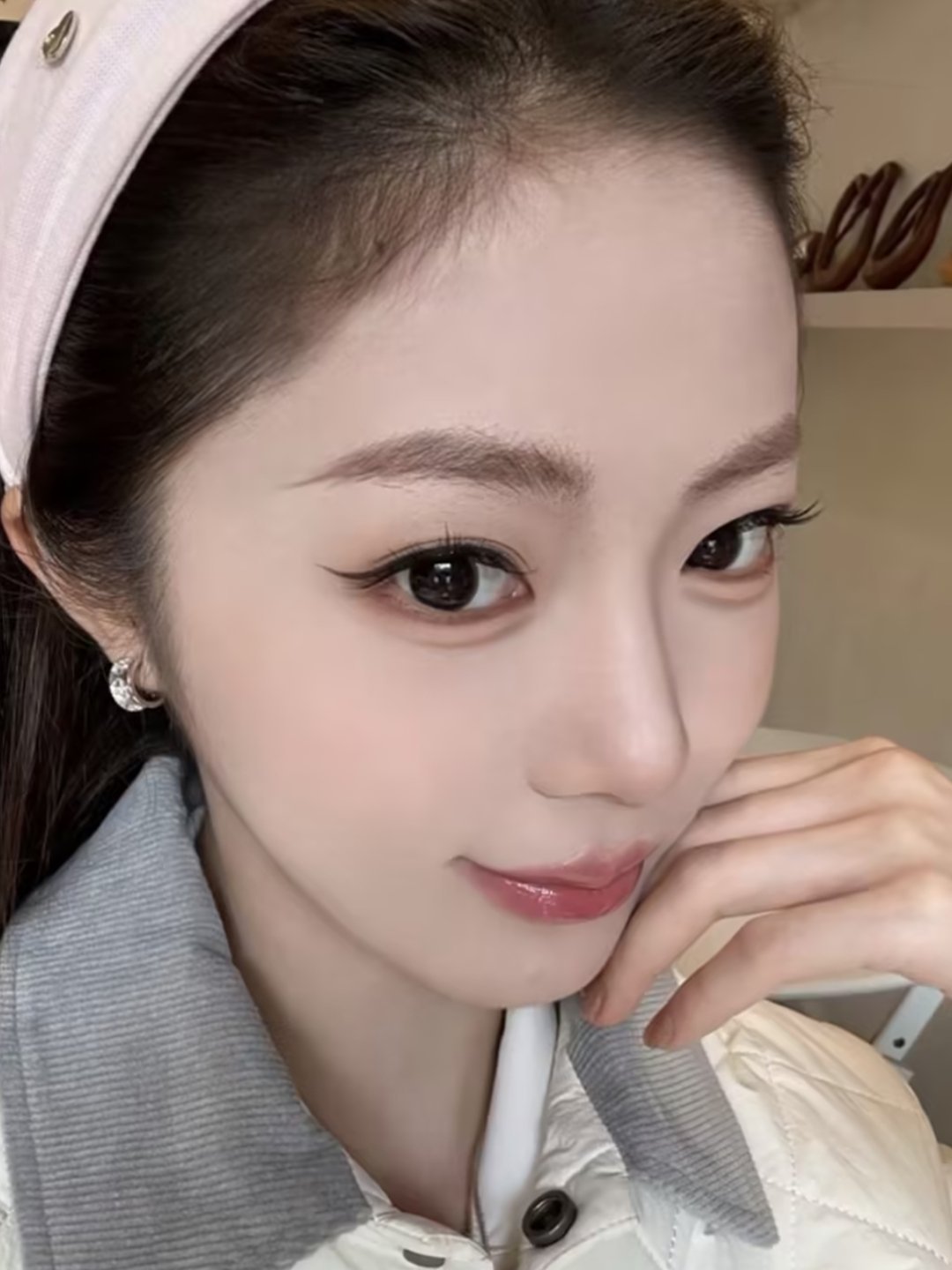 我悟了!妆容还是自然的最耐看，自然妆容的魅力在于它的真实与不做作，它让我们明白，
