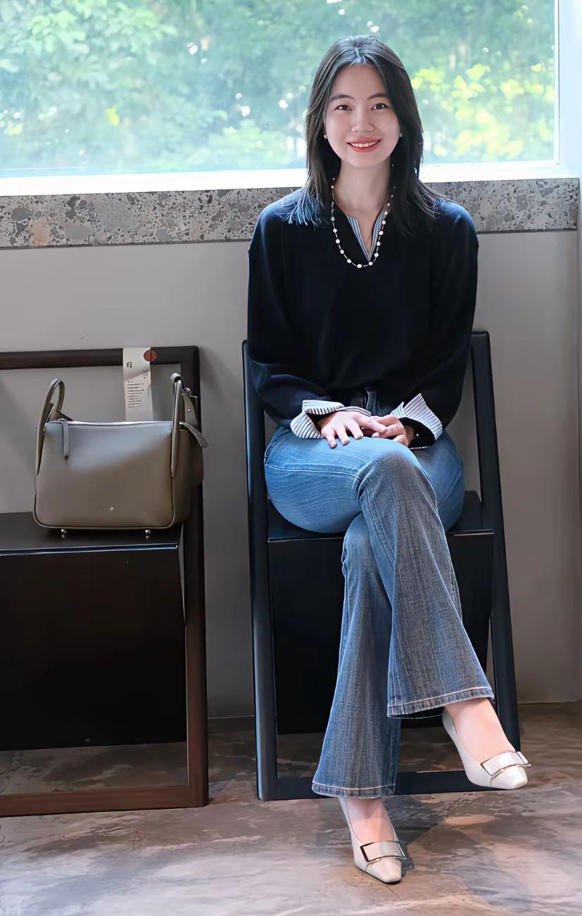 一不小心，到了未曾老去却不是年轻的岁痕。熬不了夜，注重养生，害怕体检，依然会为日