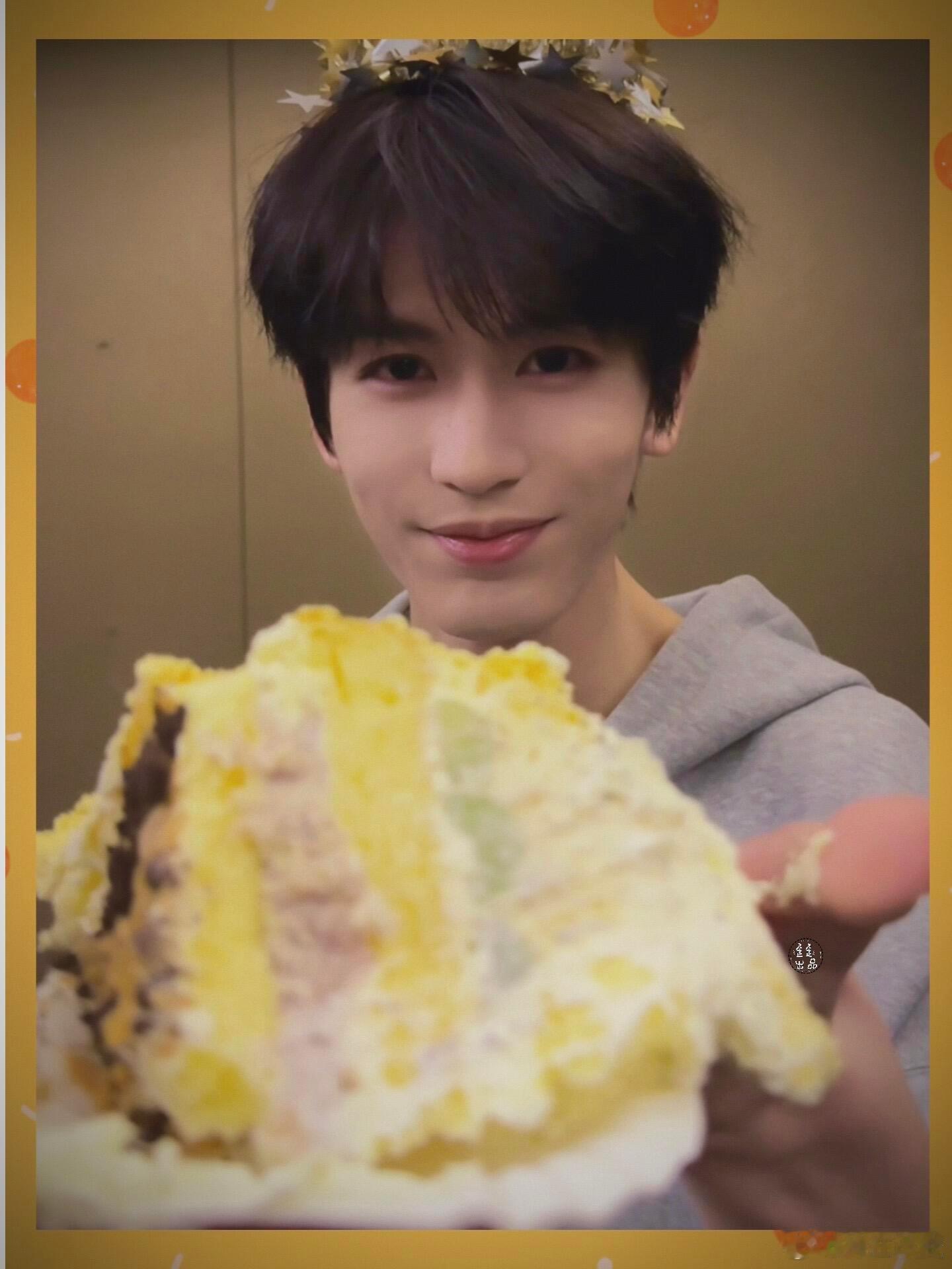 张凌赫  好萌啊张凌赫！！28岁生日快乐啊张凌赫🎂🎂凌室发的这个视频好适合搞