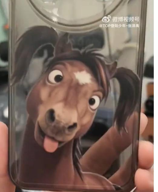 “双马尾”
幻视广东双马尾了…… ​​​