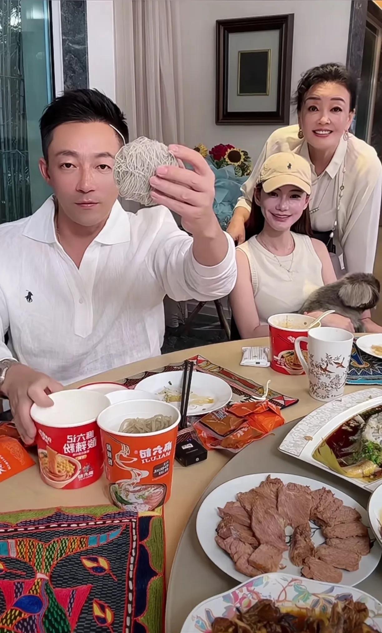 小菲一家人真的是太努力了，三个主播太厉害了，麻六记就要靠她们一起撑起来了。厉害了
